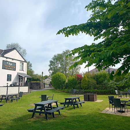 The Ynyscedwyn Arms Hotel Суонзи Екстериор снимка